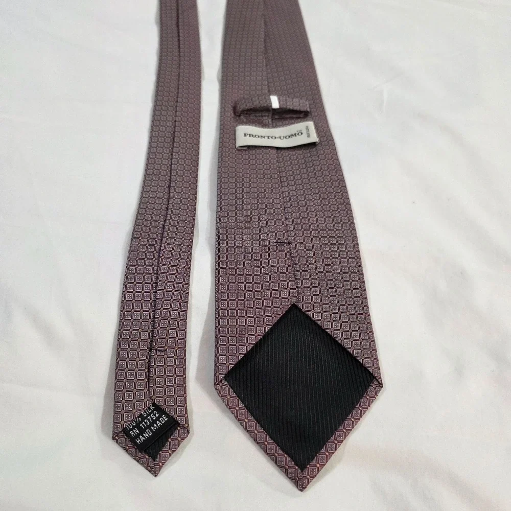 PRONTO UOMO‎ Mens Silk NWOT Tie Geometric Pattern Neck Tie Burgundy Gold Formal